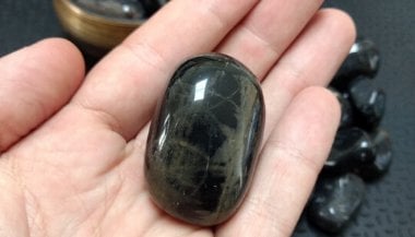 Pedra Ônix: Significado, benefícios e como utilizá-la