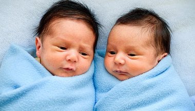 Astrologia explica a personalidade diferente de irmãos gêmeos