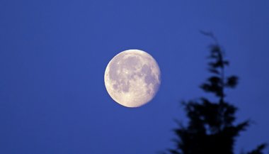 Lua Minguante em Gêmeos — 17 de setembro de 2022