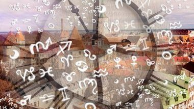 Imagem de uma foto de várias casas e castelos e em destaque uma mandala astrológica com os glifos dos 12 signos.