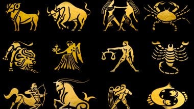 Ícones dourados dos signos do zodíaco sobre fundo preto.