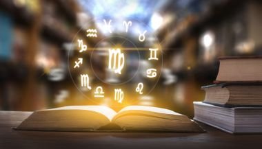 Horóscopo do dia de hoje (12/08): previsões dos signos para segunda-feira