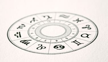 Horóscopo do dia de hoje (24/01): previsões dos signos para sexta-feira