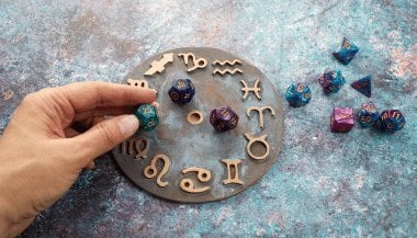 Horóscopo do dia de hoje (24/11): previsões dos signos para domingo