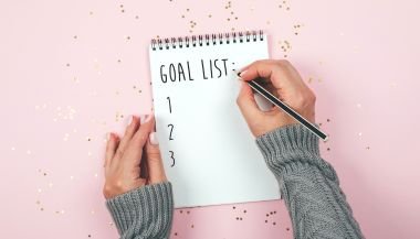 Horóscopo do dia de hoje (26/05/2024): previsões dos signos para domingo