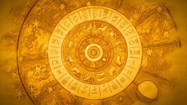 Imagem de fundo amarelo e em destaque, uma mandala astrológica.