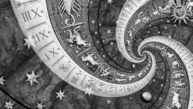 Imagem de uma mandala astrológica em preto e branco.