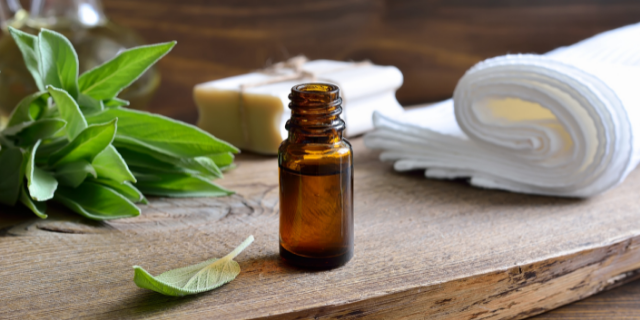 óleo essencial com ervas