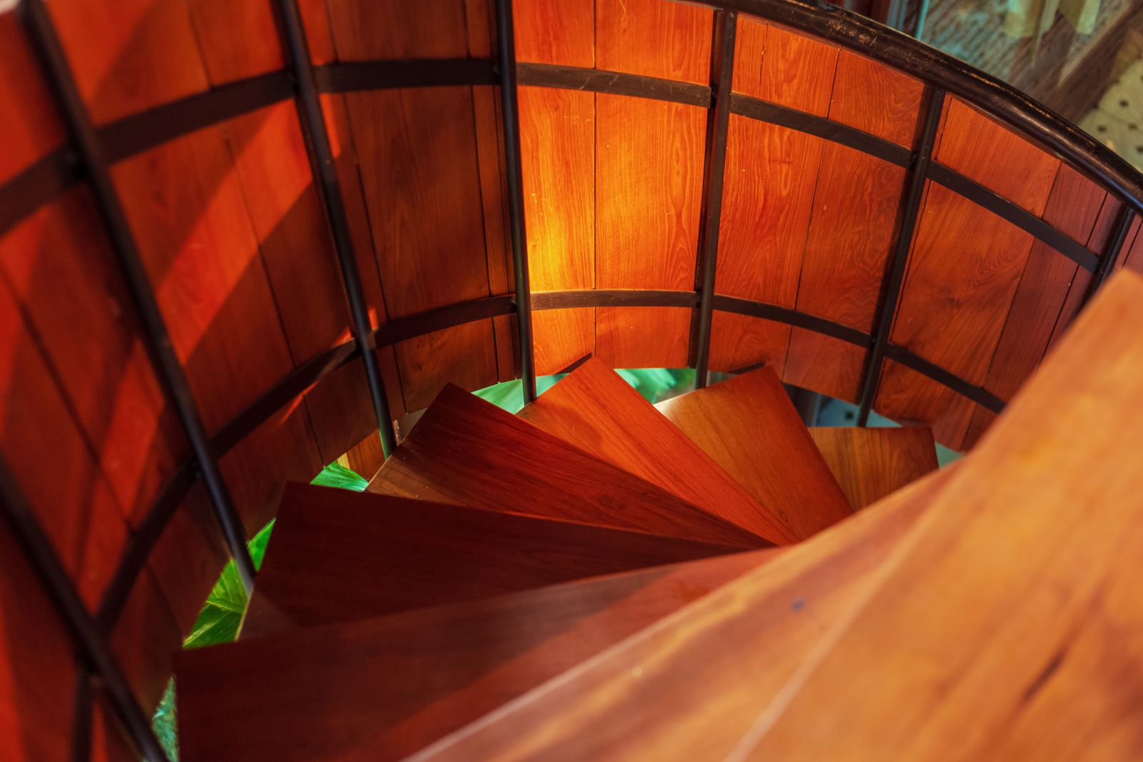 Escada de madeira circular 