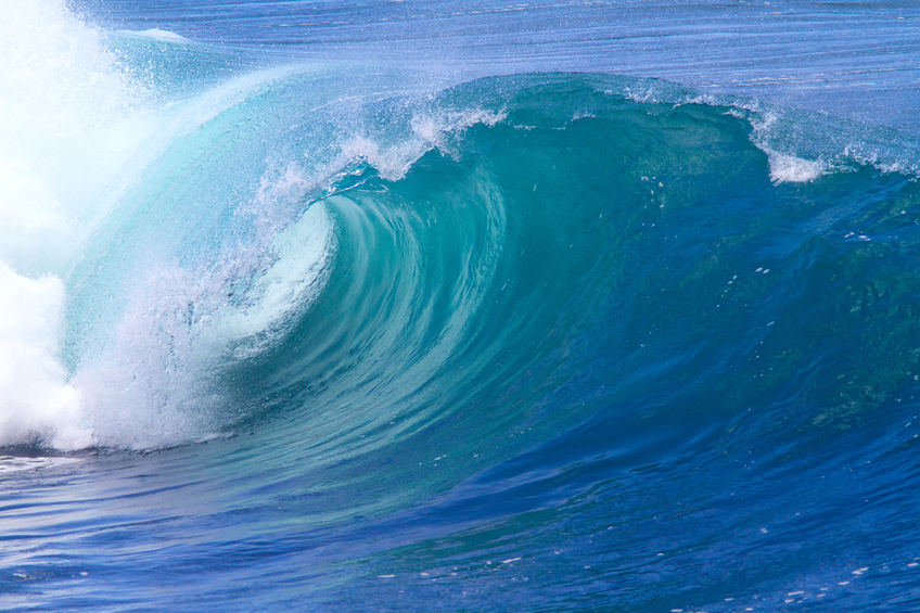 Konstantin Trubavin / 123rf Onda gigante de águas claras