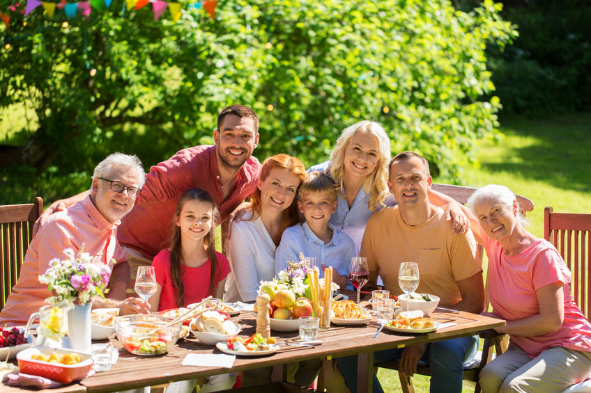 Sonhar com festa em família pode ter relação com o passado!