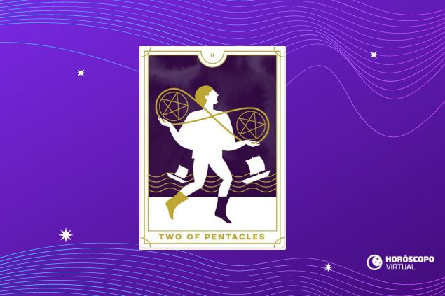 Carta de tarot do 2 de ouros sobre um fundo roxo com o logotipo do Horóscopo Virtual.