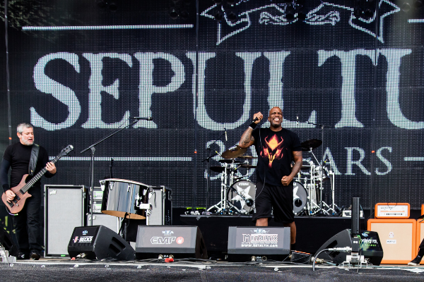 Imagem do show da banda Sepultura