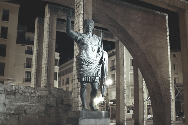 Estátua de César Augusto
