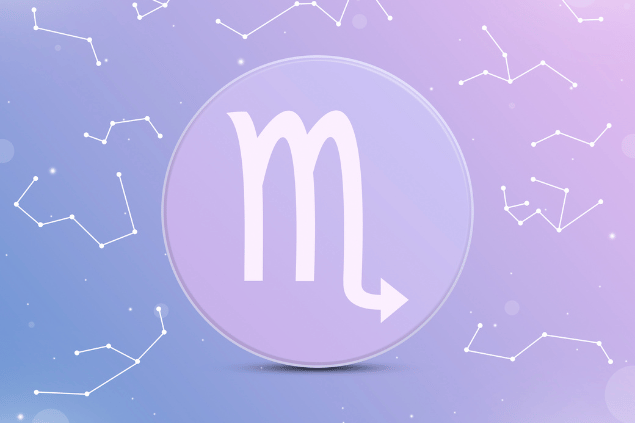 Na imagem, o ícone do símbolo do signo de Escorpião está em destaque. Atrás, há algumas constelações.