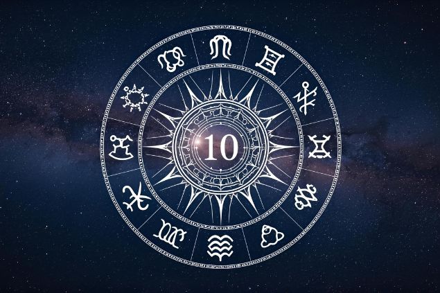 Canva/horoscopovIrtuAl Imagem de uma mandala astrológica com os glifos dos 12 signos e no centro dela o número 10 e o fundo com o universo