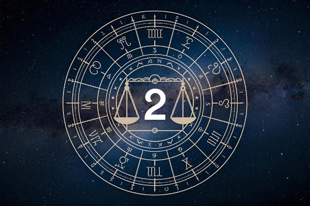 Canva/horoscopovIrtuAl Imagem do glifo de libra junto com o número 2 no centro de uma mandala astrológica com fundo do universo.
