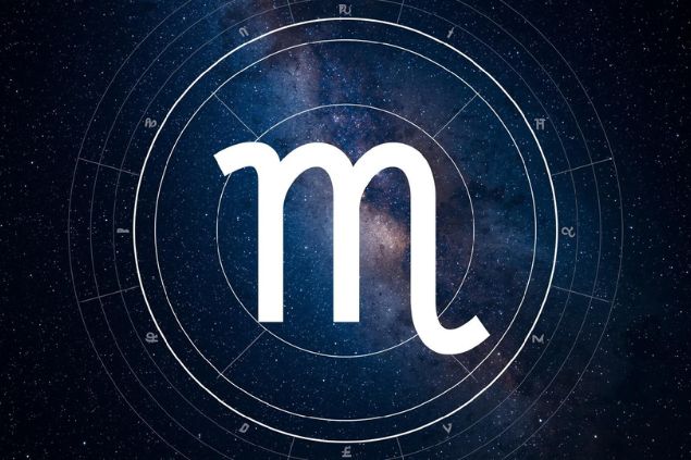 Glifo do signo de virgem dentro de uma mandala astrológica e ao fundo o universo.