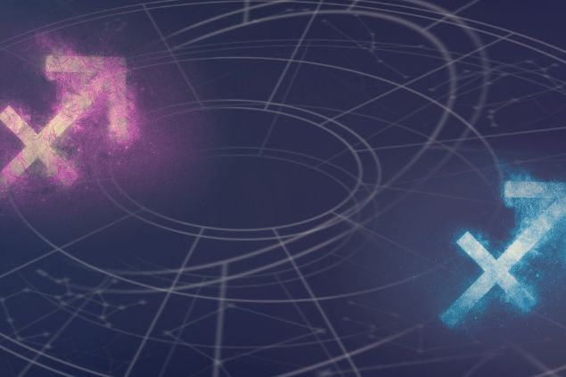 Allexxandar / Getty Images / Canva Imagem de dois elementos do signo de sagitário nas cores rosa e azul.
