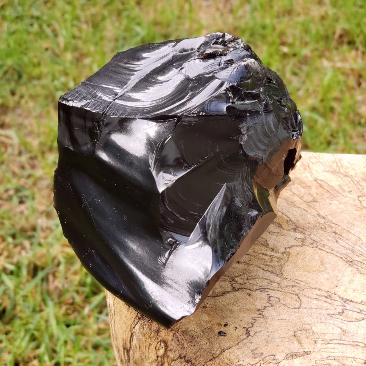 Obsidiana significado, benefícios e como utilizála