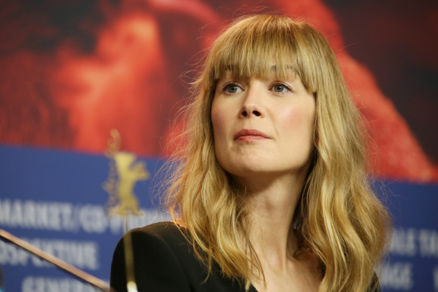 Rosamund Pike em um evento cinematográfico