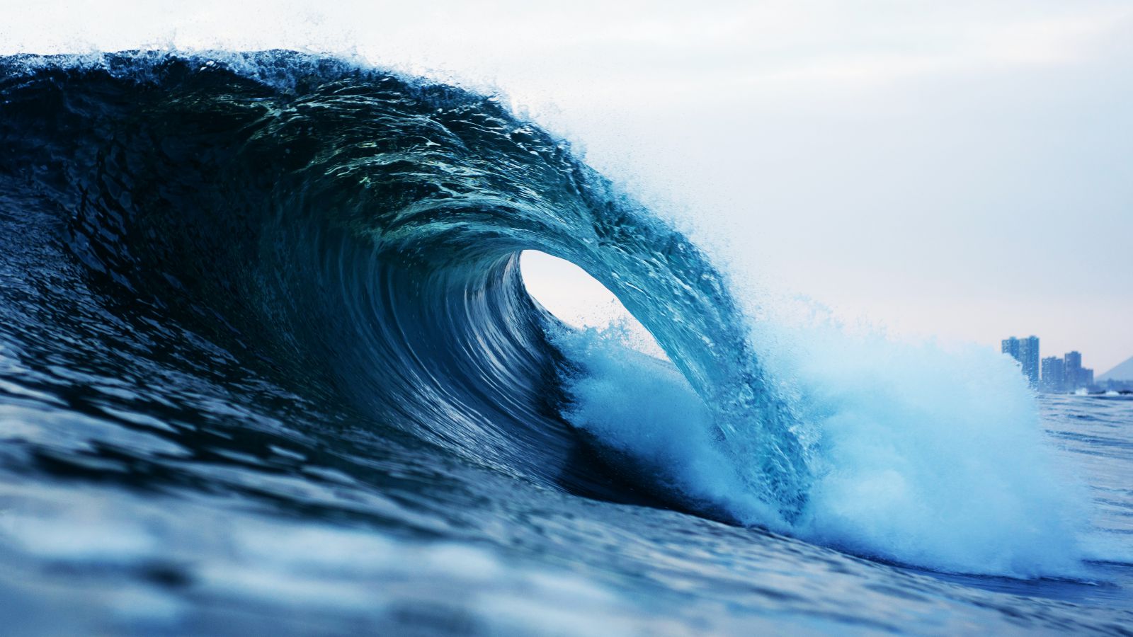 Sonhar com mar agitado: você sabe o que significa?